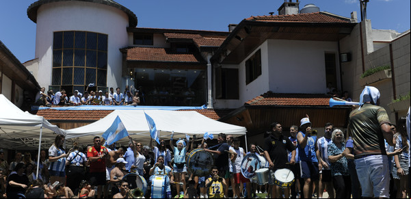 Así se vivió el campeonato mundial en el histórico chalet de Maradona: 270 kilos de asado, emoción por el título e incidentes sobre el final