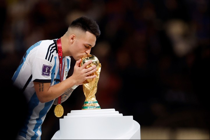 El despliegue de Lautaro Martínez en Qatar 2022 es gratamente recordado por el último penal que convirtió ante Países Bajos. (Xinhua/Wang Lili)