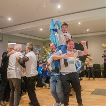 Fiesta en Irlanda y un pedido de los primos de Alexis Mac Allister en Dublín: "Que venga"