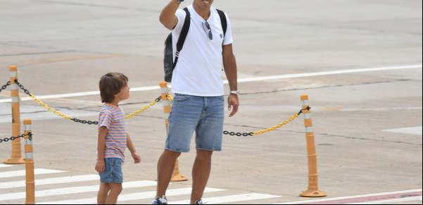 Luis Suárez llegó a Rosario junto a su familia para pasar la Navidad con los Messi