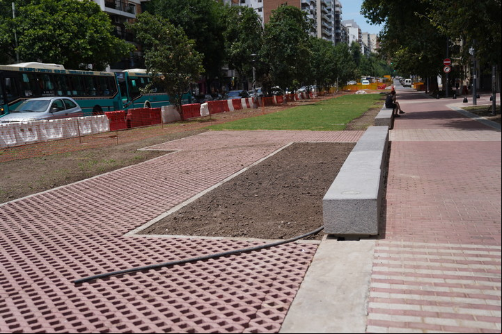 La intervención en la avenida Honorio Pueyrredón abarca 16.623 metros cuadrados. Foto Lucía Merle