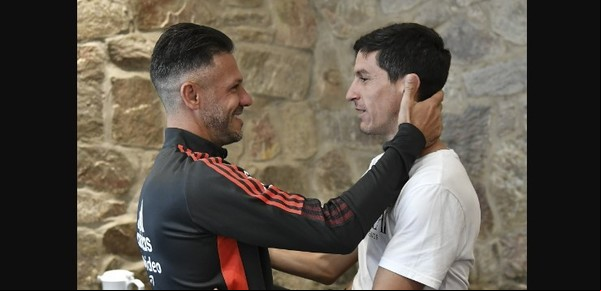 Nacho Fernández se incorporó a la pretemporada de River, que se mantiene en vilo por Juanfer Quintero