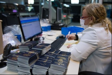 El Gobierno normalizó la emisión del Pasaporte exprés tras solucionar los inconvenientes generados por el apagón del 1° de enero