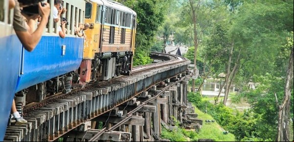 Por hacerse una selfie un turista perdió la vida en el "tren de la muerte"
