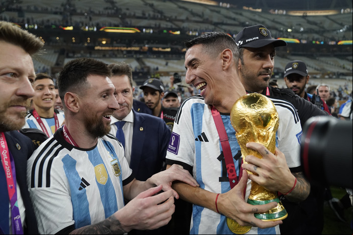 Lionel Messi, Ángel Di María y un diálogo disparatado. Foto: Fernando de la Orden / Enviado especial.