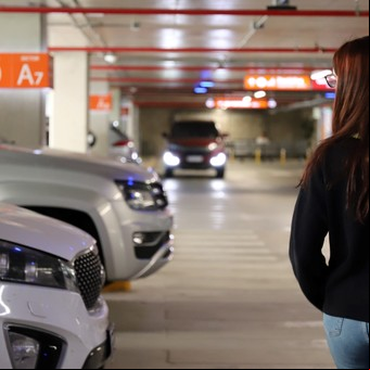 Estacionar en Aeroparque o Ezeiza hasta volver de viaje: cuánto cuesta ahora y cómo funciona