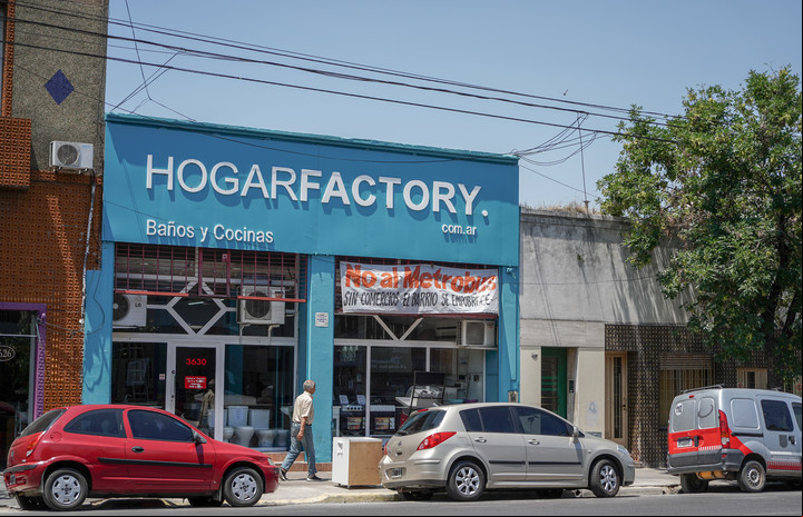 Los comerciantes, preocupados por el futuro de sus locales. Foto Rafael Mario Quinteros