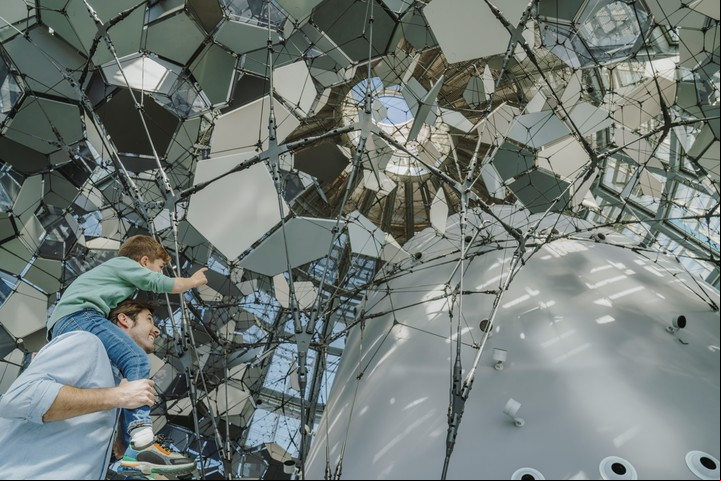 Tomás Saraceno mostrará sus obras aerosolares flotantes en Londres.