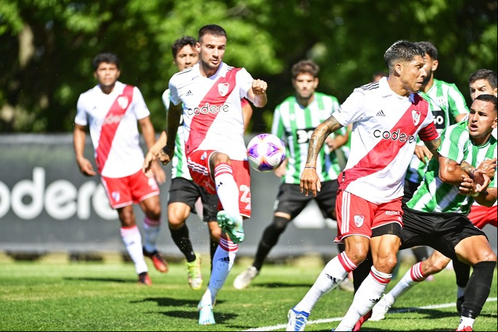 River superó a Racing de Montevideo en el último amistoso antes del inicio de la Liga Profesional. Foto: Prensa River.