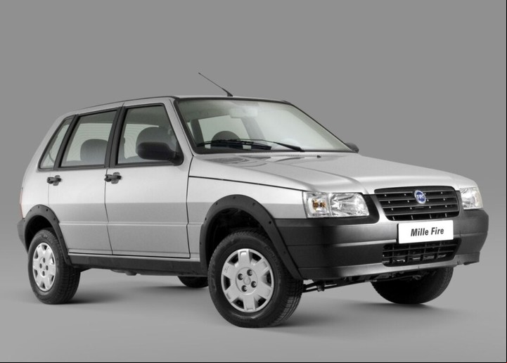 El base en Brasil: Fiat Uno 1.0.