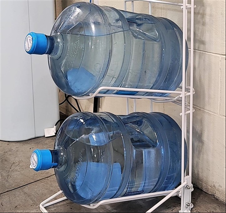 El agua del botellón es segura, pero puede contaminarse al pasar por un dispenser mal mantenido. Foto: Sparkling.