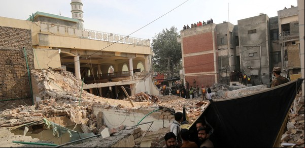 Atentado contra una mezquita en Pakistán: ya son 95 los muertos