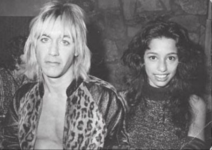 Lori Maddo comenzó como groupie a los 13 años con David Bowie, con quién perdió la virginidad. Aquí con Iggy Pop.