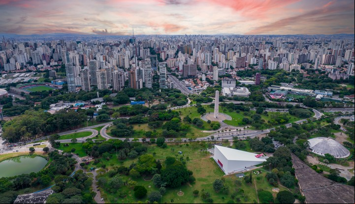 Vista aérea de San Pablo, una de las principales ciudades de Brasil. Ese país ocupa casi la mitad de la superficie de Sudamérica. Foto: Shutterstock