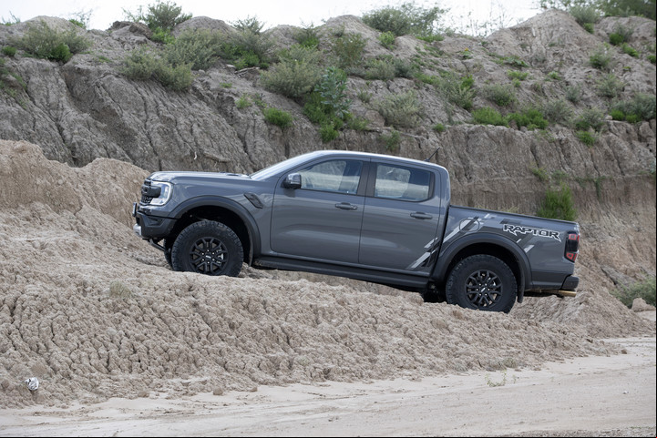 Que no haya caminos no es un obstáculo para la nueva Ford Ranger Raptor.
Foto: Rolando Andrade Stracuzzi