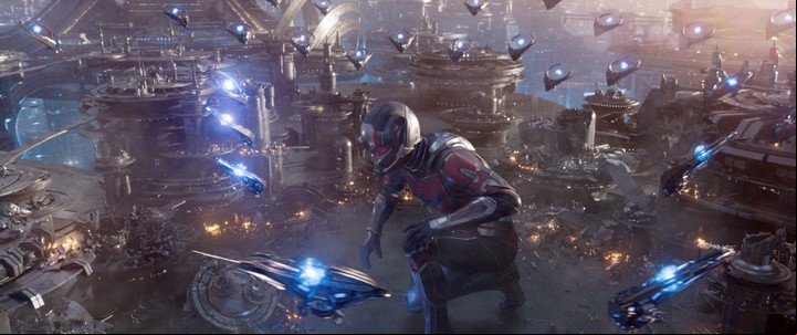Paul Rudd, enorme, en un momento de "Ant-Man and the Wasp: Quantumania".
