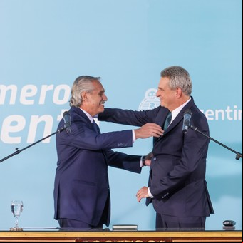 Agustín Rossi se suma como candidato y se agrega a Daniel Scioli como los "bendecidos" de Alberto Fernández