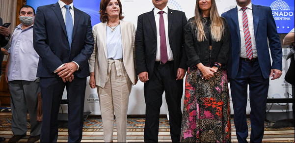 El gobernador de Entre Ríos habló de "grietas" y criticó al senador de su provincia que rompió el bloque K en el Senado