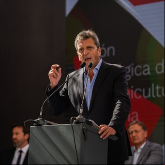 Lo que no se vio de la Vendimia: confesiones, pases de factura y anuncios en la reunión política del año