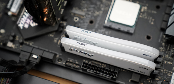 Cómo actualizar tu PC para las clases: memoria y disco, dos componentes cruciales que influyen en el rendimiento