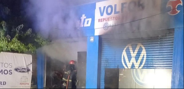 Se incendió un conocido comercio familiar del GBA y los vecinos arman una colecta para que empiece otra vez de cero
