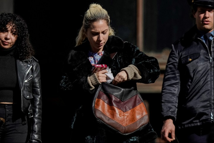 Otra imagen de Lady Gaga, en la filmación de "Joker: Folie a Deux". Foto Reuters/Eduardo Munoz