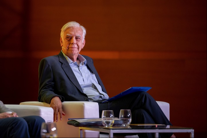El escritor Alonso Cueto Caballero. EFE/Román Ríos.