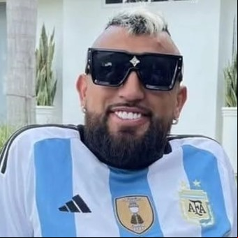 "Gracias por hacer feliz a mis amores, hermano extraterrestre": el gesto de Messi con la familia de Arturo Vidal