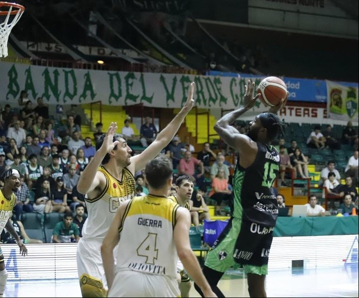 La derrota frente a Comunicaciones el domingo condenó a Atenas a disputar el play out. Foto: Prensa Atenas.