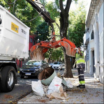 Residuos enormes: cómo pedir el retiro a domicilio de aparatos viejos, muebles y escombros