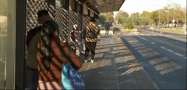 Un policía mató a un ladrón que intentó robar en un colectivo en el Bajo Flores