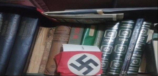 Realizaban allanamientos por un caso de explotación sexual y descubrieron un "museo nazi"