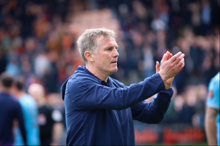 Phil Parkinson es el entrenador de Wrexham AFC desde julio de 2021. Foto: Prensa Wrexham AFC.
