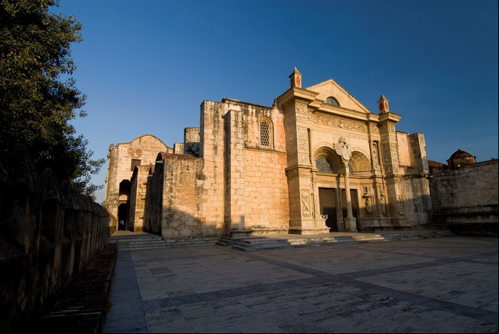 La Catedral Primada de América en Santo Domingo. Foto Ministerio de Turismo de la República Dominicana