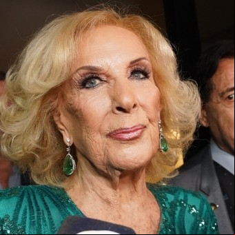 Un llamado de Mirtha Legrand al intendente de Villa Cañás provocó el retiro de su estatua: "La sacaron"