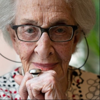 No se jubila nada: a los 99 años, Ida Vitale leerá poesía en la Feria del Libro