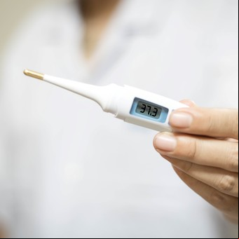Fiebre: ¿37.5 es o no es? ¿hay que bajarla siempre? ¿mejor ibuprofeno o paracetamol?