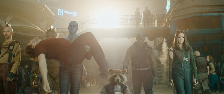 A no asustarse, que no es Star-Lord quien está al borde de la muerte. En la foto, simplemente alcoholizado.