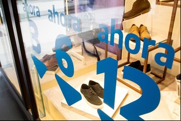 Para apuntalar el consumo, suben los límites de compra con tarjetas
