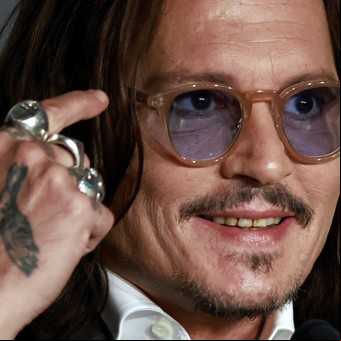 Johnny Depp se fracturó un tobillo