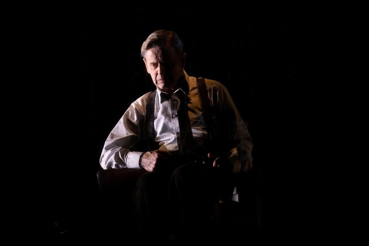 Mijail Barishnikov, a los 75 años y haciendo teatro en Nueva York, con "The Hunting Gun".