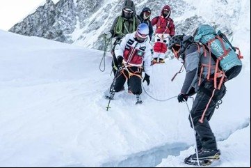 Un veterano Gurkha, amputado de ambas piernas, llegó a la cima del Monte Everest