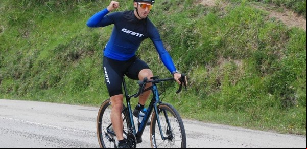 Lionel Scaloni y Gabriela Sabatini competirán en los 110 kilómetros por la ruta de los Siete Lagos