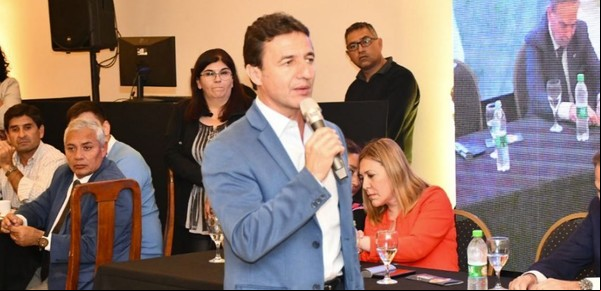El candidato a gobernador de Tucumán de Juntos por el Cambio denunció ante la Justicia que el peronismo entrega droga a cambio de votos
