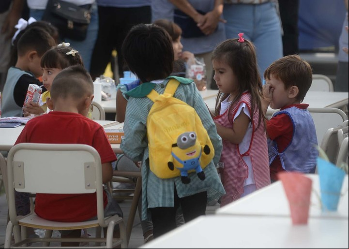 Déficit. Hoy en la Argentina están faltando unas 24 mil aulas para que el nivel inicial llegue a todos, y 17.400 son de sala de 3.
Nievas