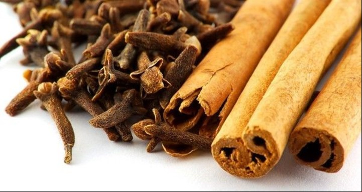 El clavo de olor y la canela forman parte del Té de Navidad.