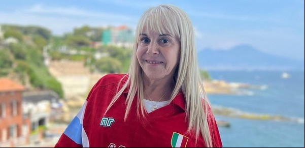 El emotivo regreso de Claudia Villafañe a Nápoles tras la muerte de Diego Maradona