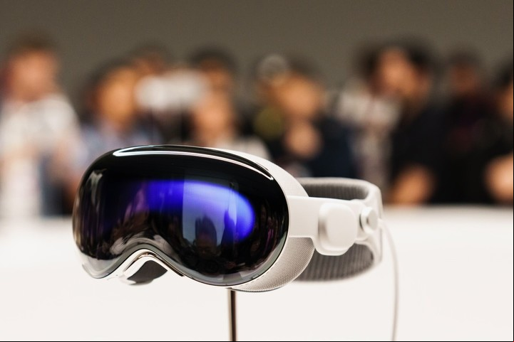 Los lentes incluyen su propioi sistema operativo llamado visionOS. Foto Bloomberg