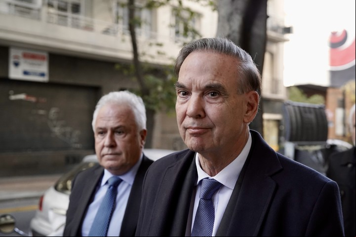 Miguel Angel Pichetto al llegar a la reunión de Juntos por el Cambio para tratar las incorporaciones a la coalición. Foto: Rafael Mario Quinteros