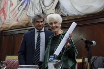 Un grupo de intelectuales llamó a votar contra Javier Milei: "Anticipa una práctica cesarista y autoritaria violatoria de la Constitución"